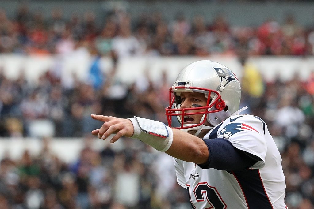 Watch Tom Brady Ignore a Mexican Journalist Trying to Gift Him an ...