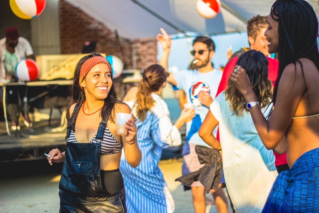 Photos: PERREO en la Playa at Riis Beach