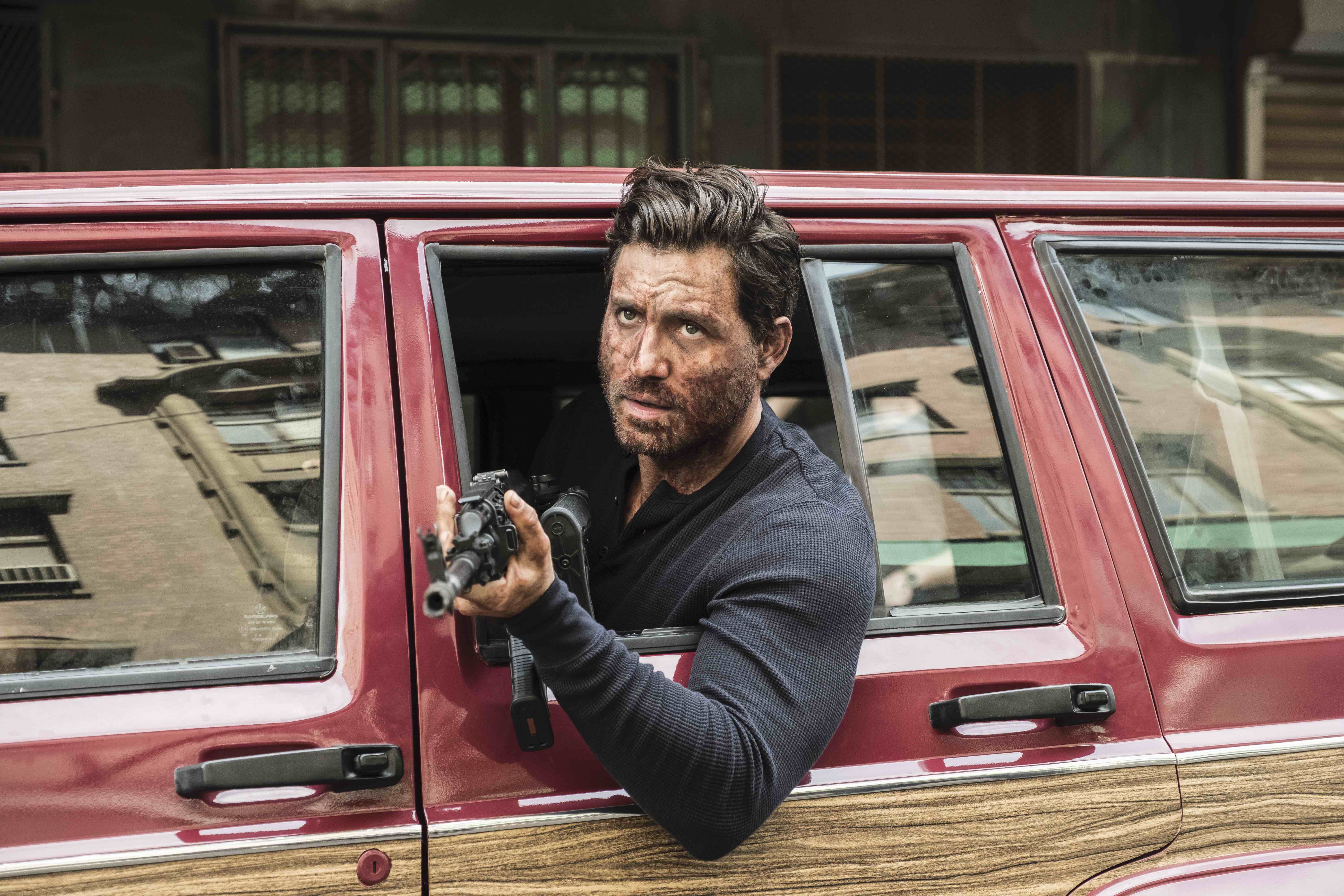 Watch Edgar Ramírez Try to Pull off One Final Heist in Trailer for ‘The Last Days of American Crime’