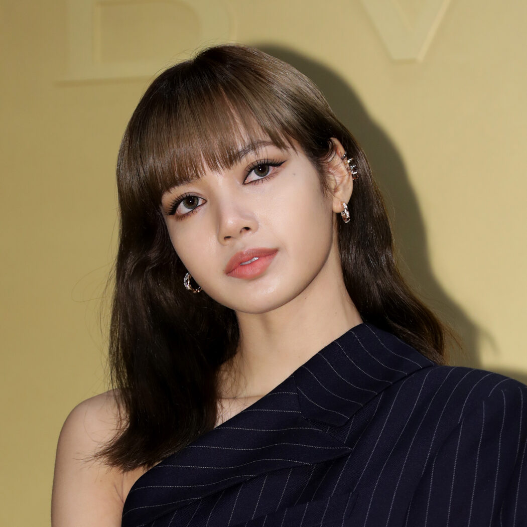 Blackpinks Lisa Becomes First K Pop Star To Hit No 1 On Billboards Latin Sales Chart