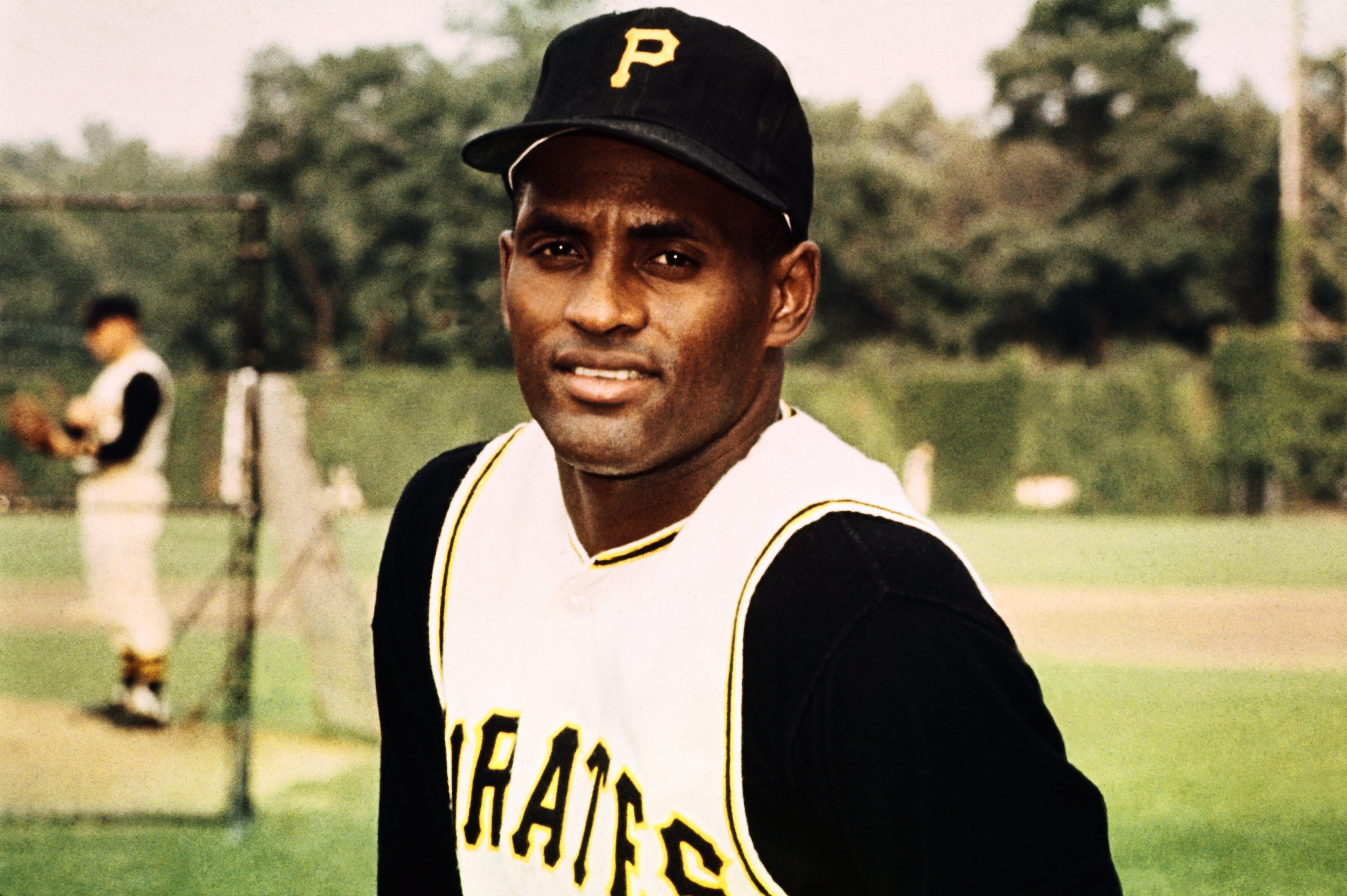To Honor Roberto Clemente, MLB Expands List of Who Can Wear No. 21