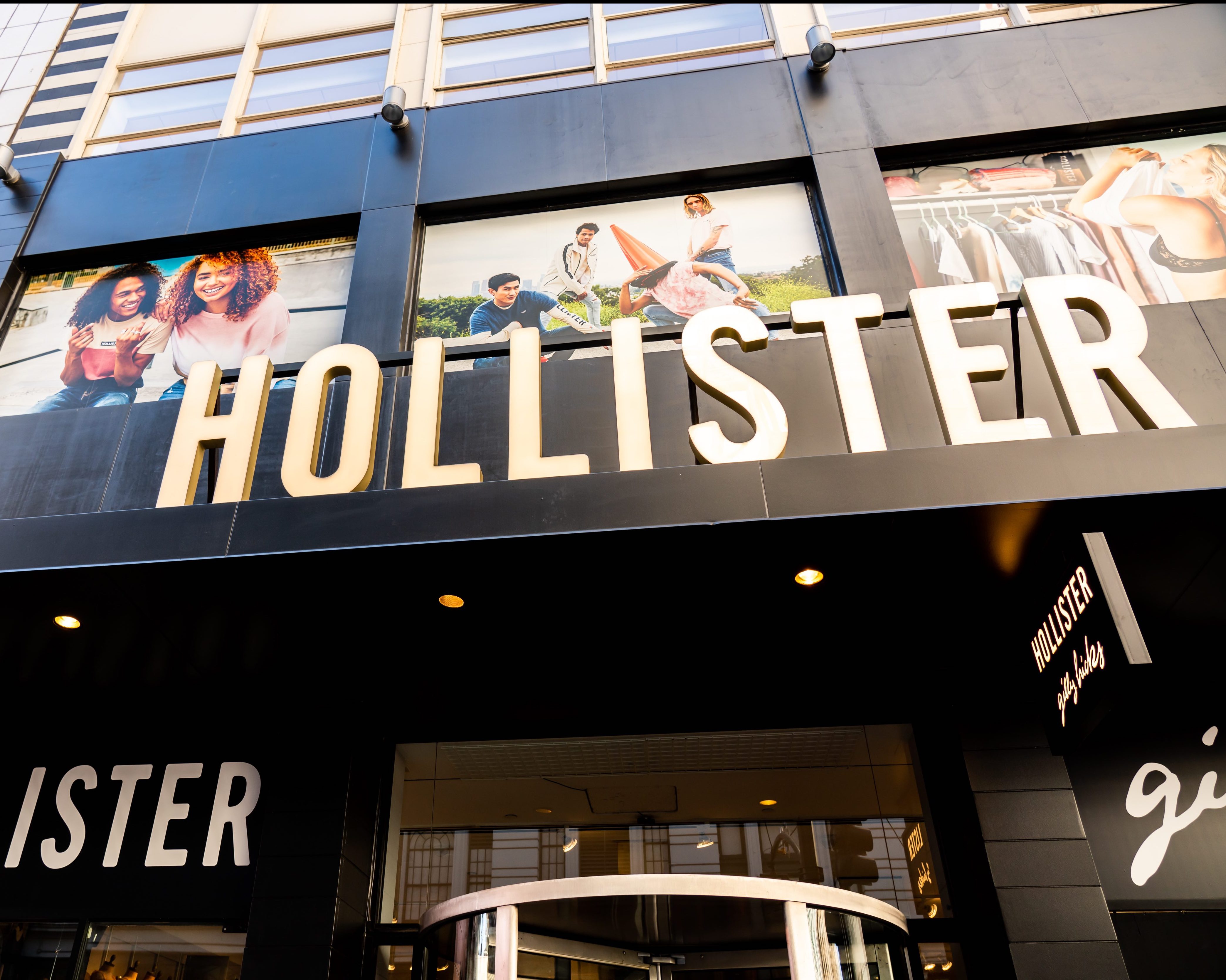 Hollister Partners With Creators To Launch Good Vibras Initiative   Hollister Culture E1633102502166 