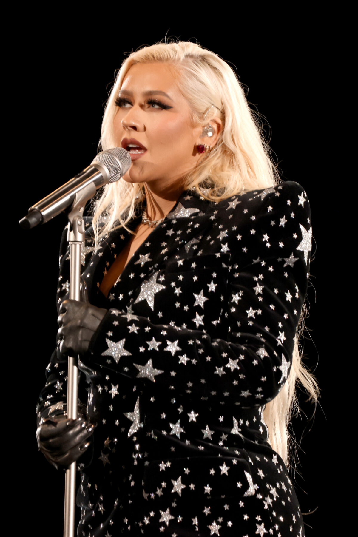 INGLEWOOD, CALIFORNIA - DECEMBER 01: Christina Aguilera performs onstage during the AHF World AIDS Day 2021 concert at The Forum on December 01, 2021 in Inglewood, California. AIDS Healthcare Foundation's (AHF) free, sold-out concert marks World AIDS Day and AHF's 35th anniversary at a star-studded event. AHF's 