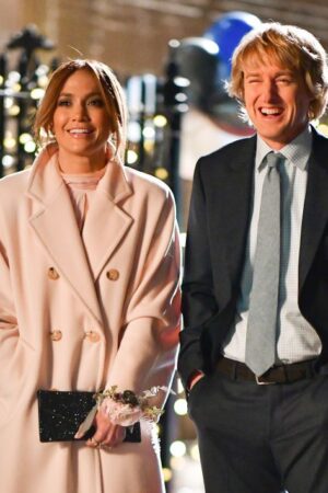 NEW YORK, NY - NOVEMBER 15: Jennifer Lopez and Owen Wilson seen filming on location for 'Marry Me' in Clinton Hill on November 15, 2019 in New York City. (Photo by James Devaney/GC Images)