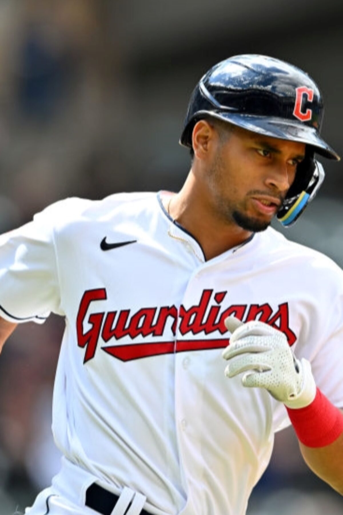 CLEVELAND, OHIO - APRIL 21: Oscar Mercado #35 of the Cleveland Guardians runs to first during the sixth inning against the Chicago White Sox at Progressive Field on April 21, 2022 in Cleveland, Ohio. (Photo by Jason Miller/Getty Images)