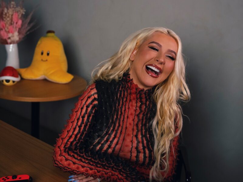 Christina Aguilera playing Mario Kart 8