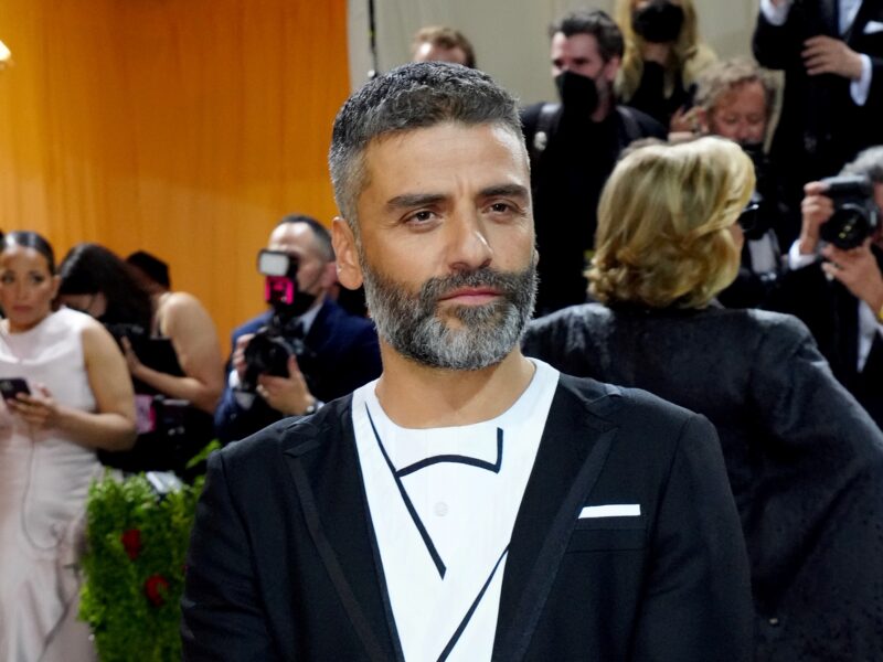 NEW YORK, NEW YORK - MAY 02: Oscar Isaac attends The 2022 Met Gala Celebrating 