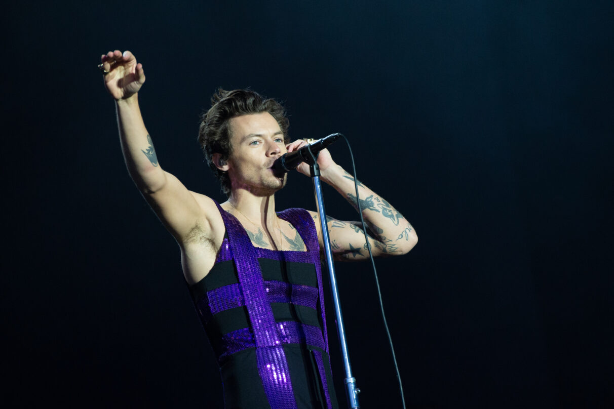 Yes, Harry Styles’ Temporary Bassist Is Venezuelan – Here’s What We Know