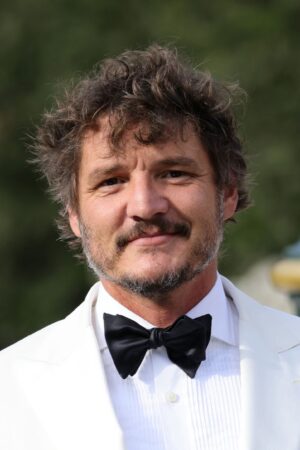 VENICE, ITALY - SEPTEMBER 03: Pedro Pascal arrives at the Hotel Excelsior during the 79th Venice International Film Festival on September 03, 2022 in Venice, Italy. (Photo by Andreas Rentz/Getty Images)
