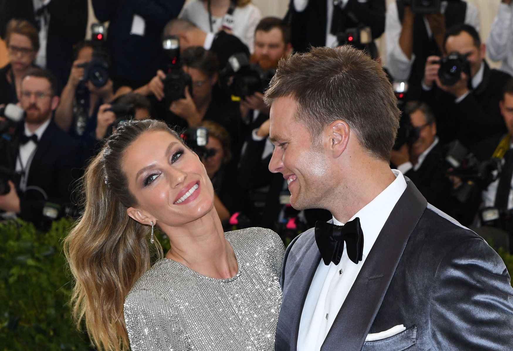 Gisele Bündchen And Tom Brady Are Officially Getting Divorced — Heres What They Said 9229