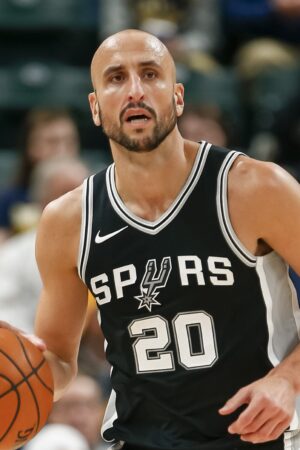 INDIANAPOLIS, IN - OCTOBER 29: Manu Ginobili #20 of the San Antonio Spurs brings the ball up court during the game against the Indiana Pacers at Bankers Life Fieldhouse on October 29, 2017 in Indianapolis, Indiana. NOTE TO USER: User expressly acknowledges and agrees that, by downloading and or using this photograph, User is consenting to the terms and conditions of the Getty Images License Agreement.(Photo by Michael Hickey/Getty Images)