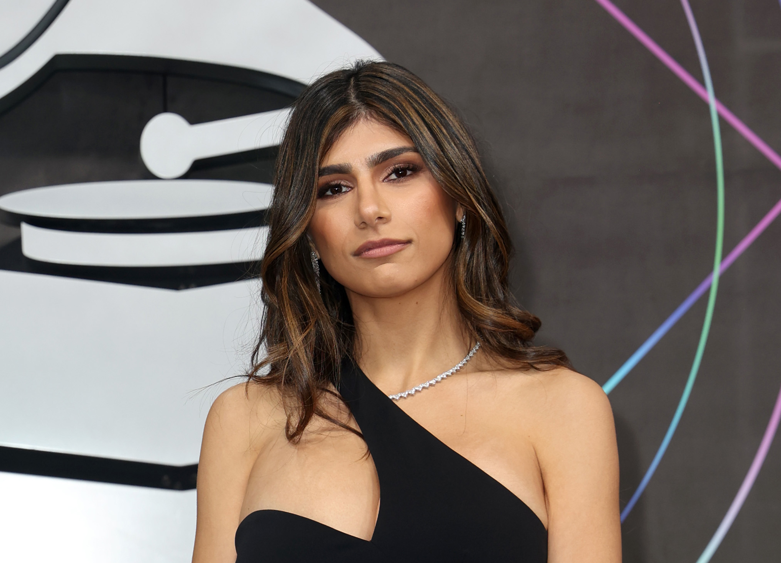 2500px x 1800px - This Is What Mia Khalifa Had to Say About Karol G's â€œCairoâ€