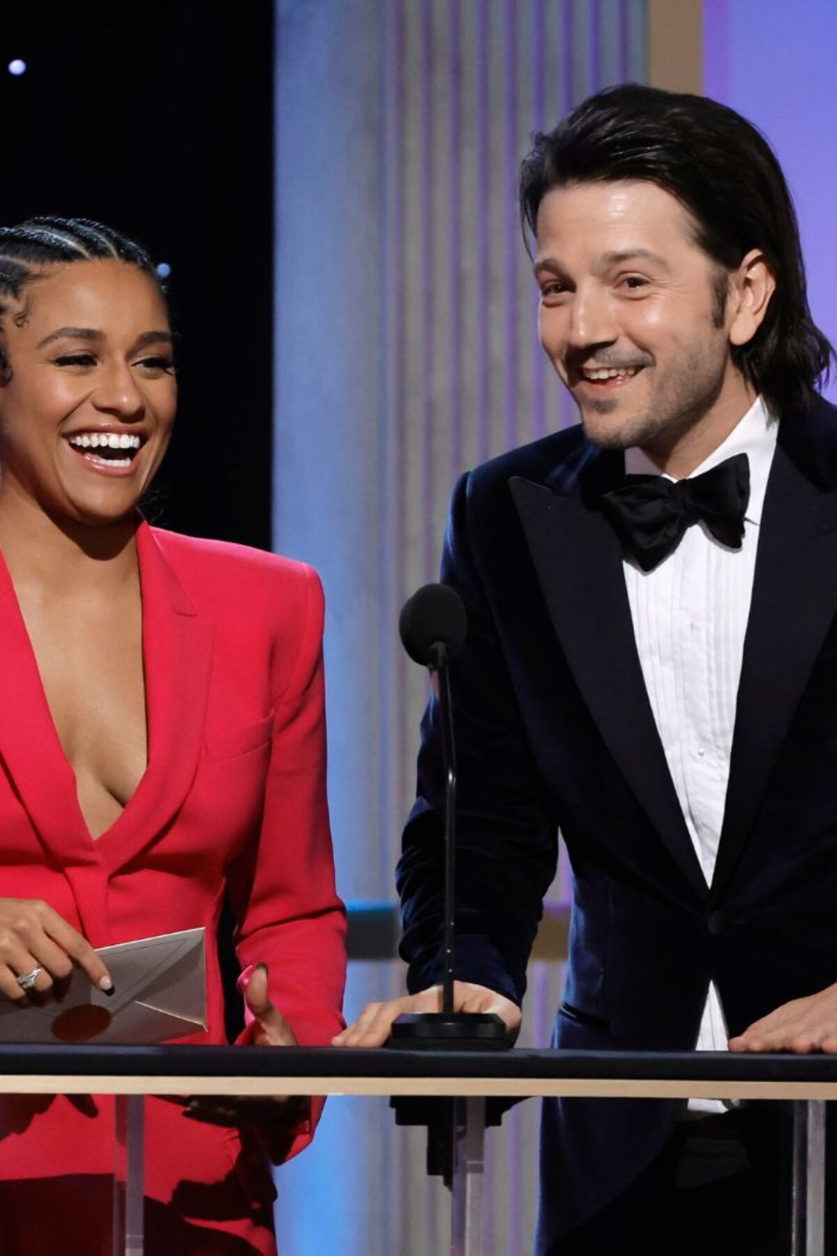 LOS ANGELES, CALIFORNIA - FEBRUARY 26: (L-R) Ariana DeBose and Diego Luna speak onstage during the 29th Annual Screen Actors Guild Awards at Fairmont Century Plaza on February 26, 2023 in Los Angeles, California. (Photo by Kevin Winter/Getty Images)