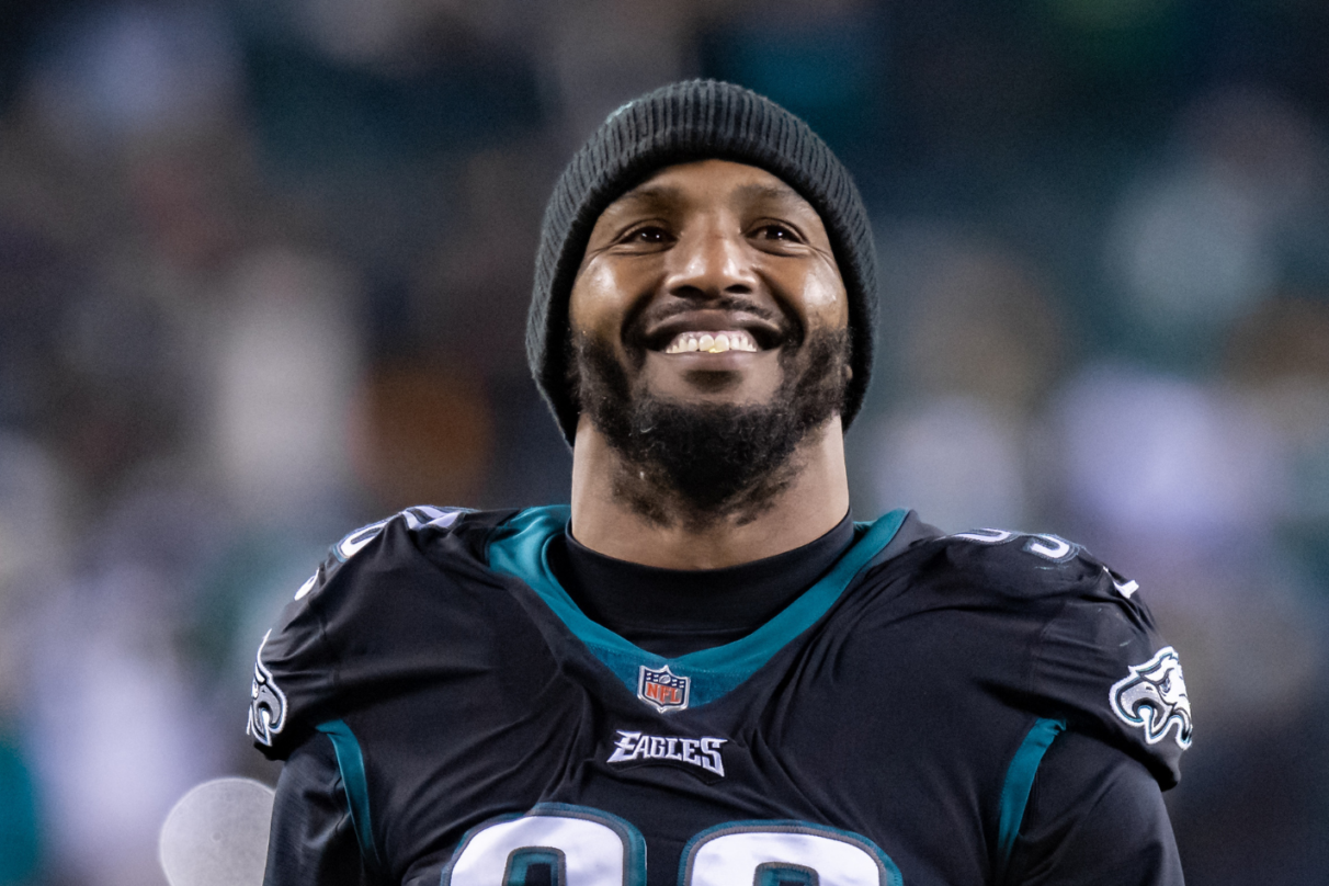 Get to Know Robert Quinn, the Latino Eagles Player Heading to Super Bowl  LVII