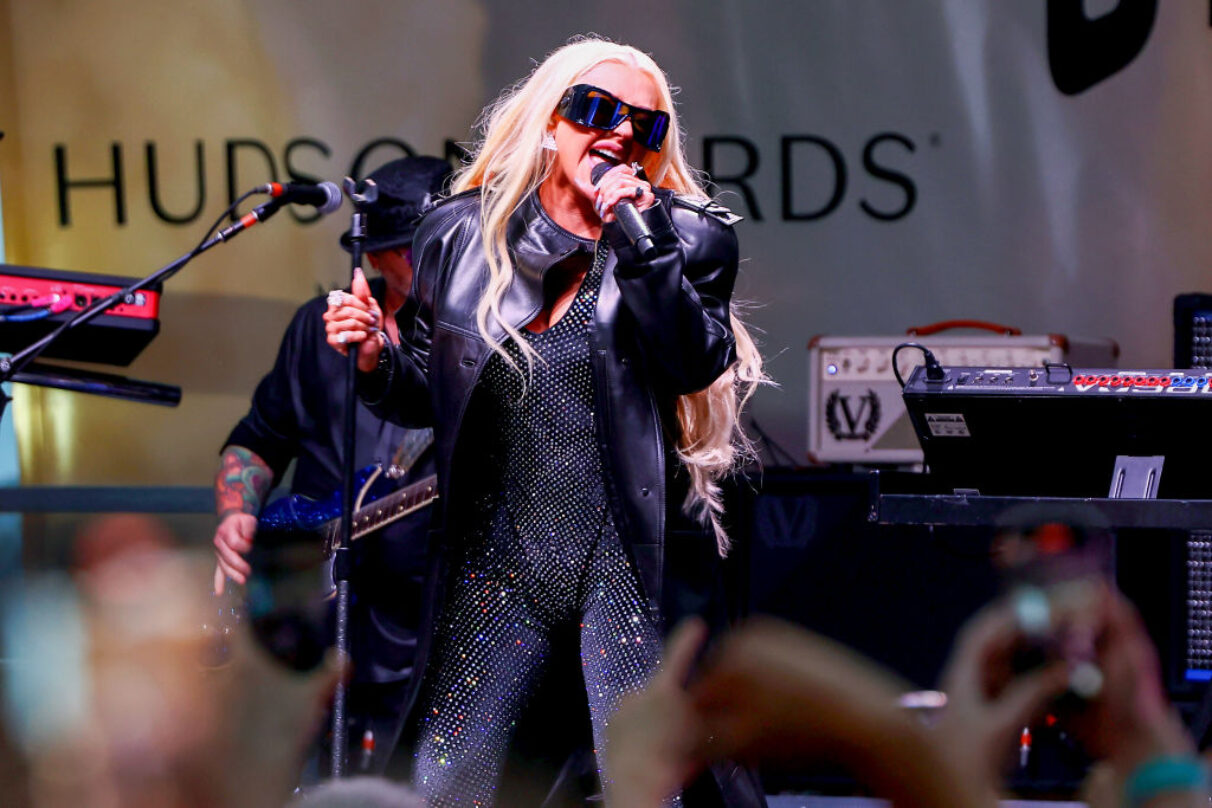 Christina Aguilera Celebrates Pride In Nyc With Stonewall Day Concert 8447