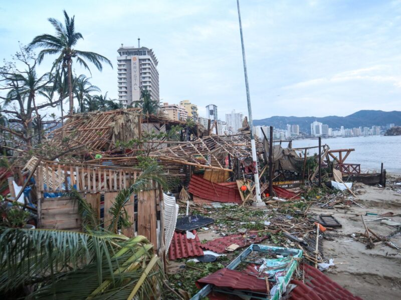 25 October 2023, Mexico, Acapulco: Damage is seen on the beach of the well-known and traditional Mexican beach resort after Hurricane 
