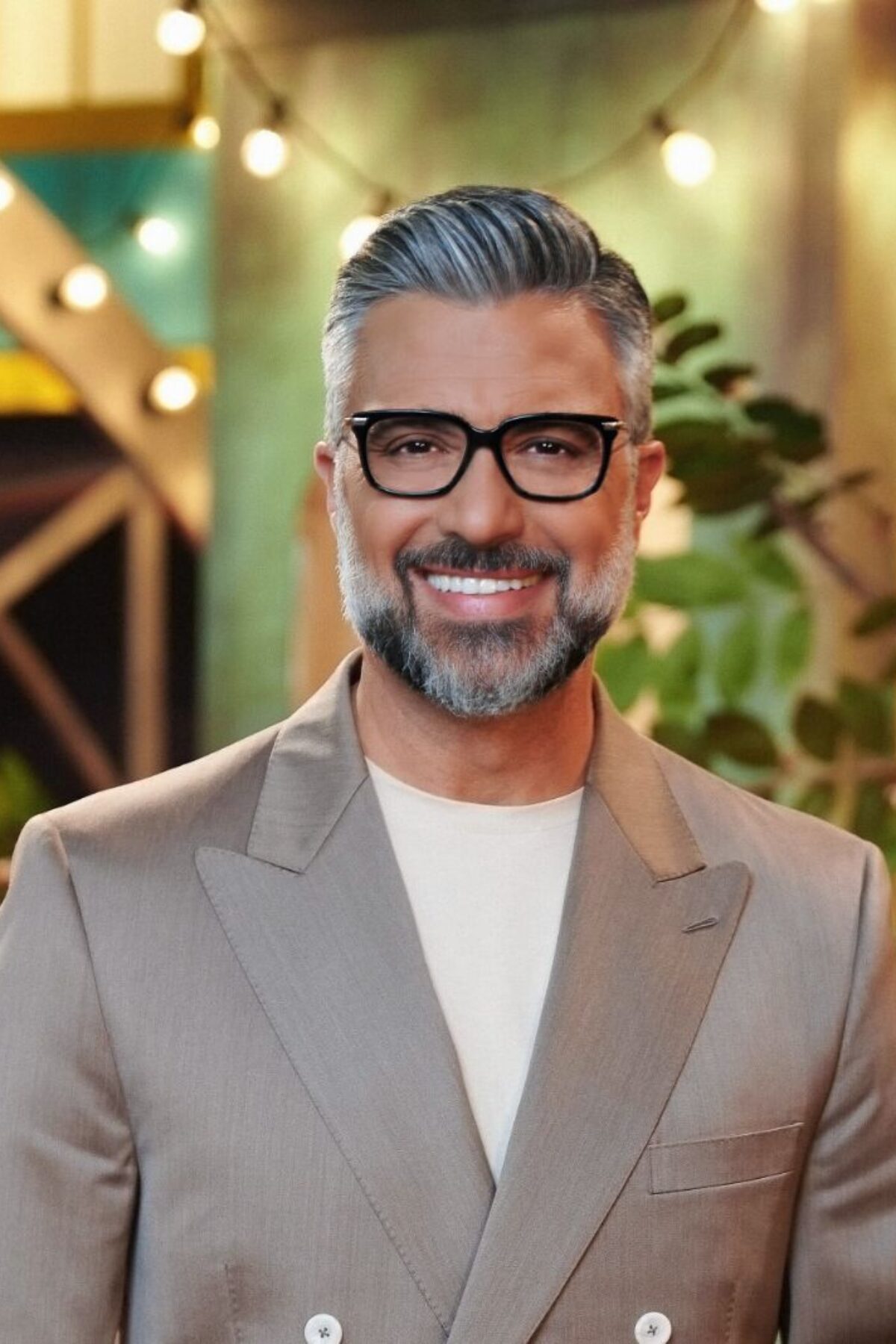 Jaime Camil from the CBS Original Series LOTERIA LOCA, scheduled to air on the CBS Television Network. Photo: Fernando Marrero/CBS ©2023 CBS Broadcasting, Inc. All Rights Reserved.