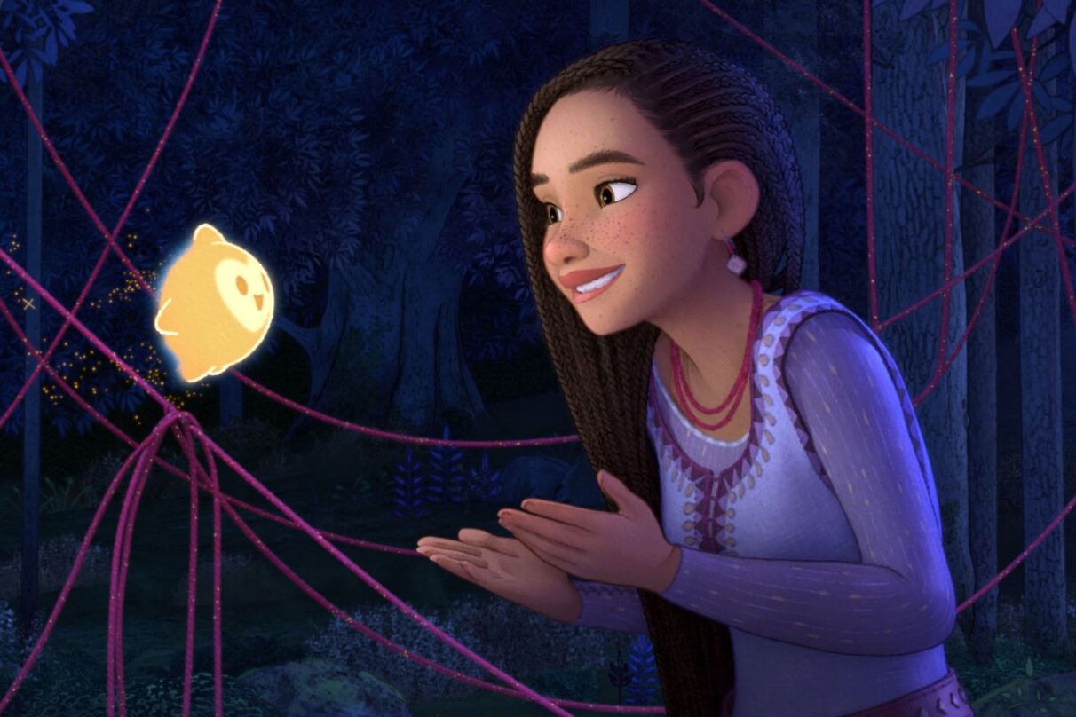 Este productor mexicano está ayudando a darle vida a la última película de Disney, «Wish».
