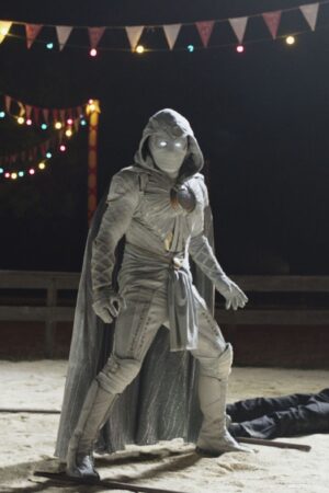 Oscar Isaac as Moon Knight in Marvel Studios' MOON KNIGHT. Photo courtesy of Marvel Studios. ©Marvel Studios 2022. All Rights Reserved.