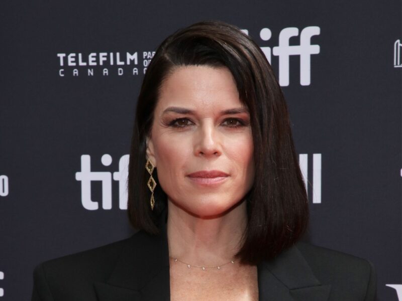 TORONTO, ONTARIO - SEPTEMBER 09: Neve Campbell attends the 