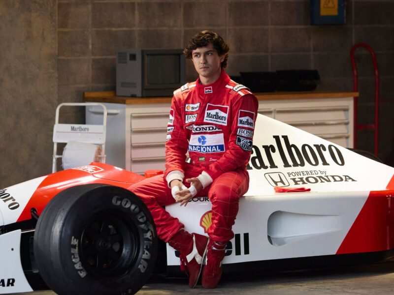 SENNA. (L to R) Gabriel Leone as Ayrton Senna in Senna. Cr. Alan Roskyn/Netflix ©2024