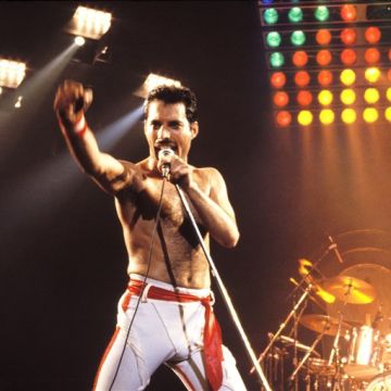181031-freddie-mercury-mn-0950_9a7ba13e0dbd71fc6cf36a2efd76439f.fit-760w