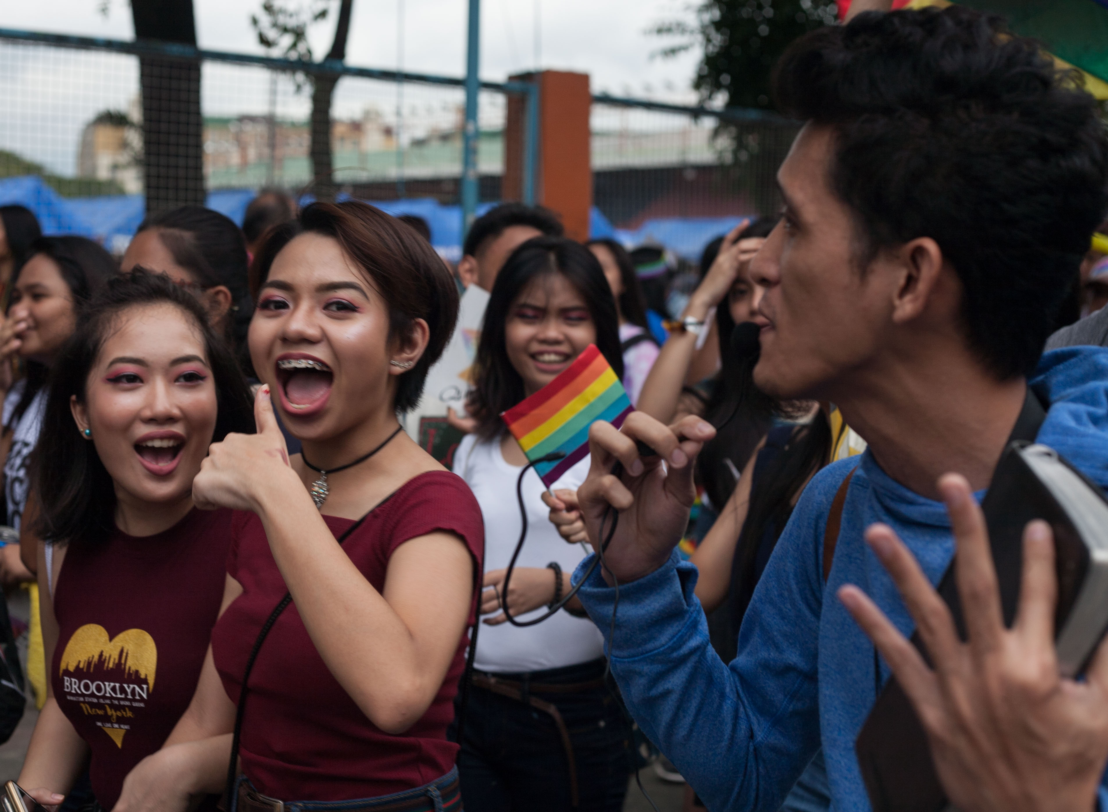 10 Reasons Why Latinos and Filipinos Are Primos