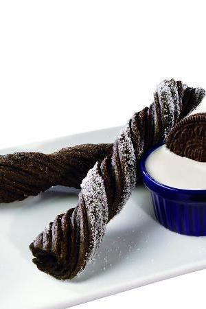 OREO(R) Churros with OREO(R) cookie creme dip (PRNewsFoto/J&J Snack Foods Corp.)
