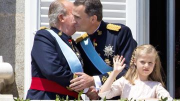 infanta-leonor_infanta-sofia_coronations_special-occasions-w1200_h800 CROP