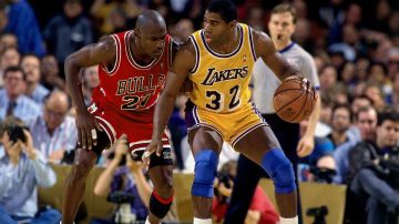 Chicago Bulls v Los Angeles Lakers