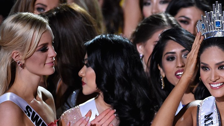 Miss Philippines 2015, Pia Alonzo Wurtzbach (C), Photo by Ethan Miller/Getty Images