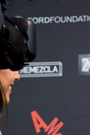 diego luna ambulante remezcla step and repeat