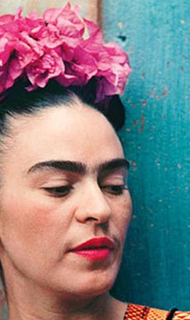 Nickolas Muray (American, born Hungary, 1892–1965). Frida with Idol, 1939. Carbon print, 11 1⁄4 × 16 1⁄4 in. (28.6 × 41.3 cm). Courtesy of Nickolas Muray Photo Archives. © Nickolas Muray Photo Archives