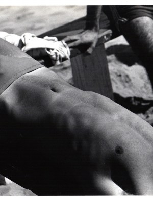 Alair Gomes, Beach Rio horizontal, circa 1970-80. Gelatin silver print. 7 1/2 x 9 1/2 in. (19.05 x 24.13 cm)