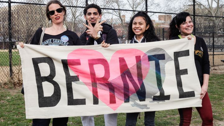 Bernie Sanders supporters at St. Mary’s Park in the South Bronx. Photo: Itzel Alejandra Martinez for Remezcla.