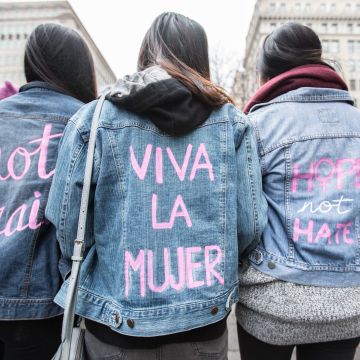 Protesters at the 2017 Women's March in Washington DC. Photo by Itzel Alejandra for Remezcla
