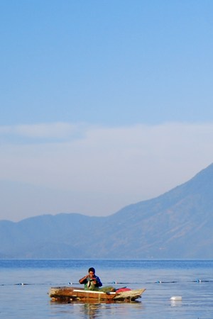 Creative Commons "Pescador, Lago de Atitlán” by Geoff Gallice is licensed under CC BY 2.0