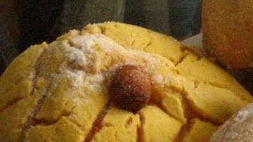 Creative Commons "Mexican Breads" by EvelynGiggles is licensed under CC BY 2.0