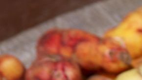 Creative Commons "Peru - Cusco 107 - Peruvian papas” by McKay Savage is licensed under CC BY 2.0