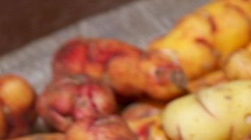 Creative Commons "Peru - Cusco 107 - Peruvian papas” by McKay Savage is licensed under CC BY 2.0