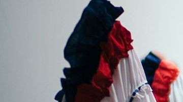 Creative Commons "Costa Rican Dance Performance” by Simon King is licensed under CC BY 4.0