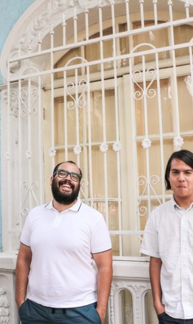 Los Blenders on Avenida Yucatán in Mexico City. Photo by Alan Lopez for Remezcla