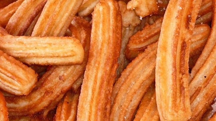 Creative Commons "Multitud de churros” by Juan Mejuto is licensed under CC BY 2.0