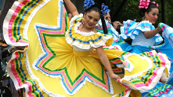 Creative Commons "Dancers at the annual Cinco de Mayo Festival in Washington, D.C.” by dbking is licensed under CC BY 2.0