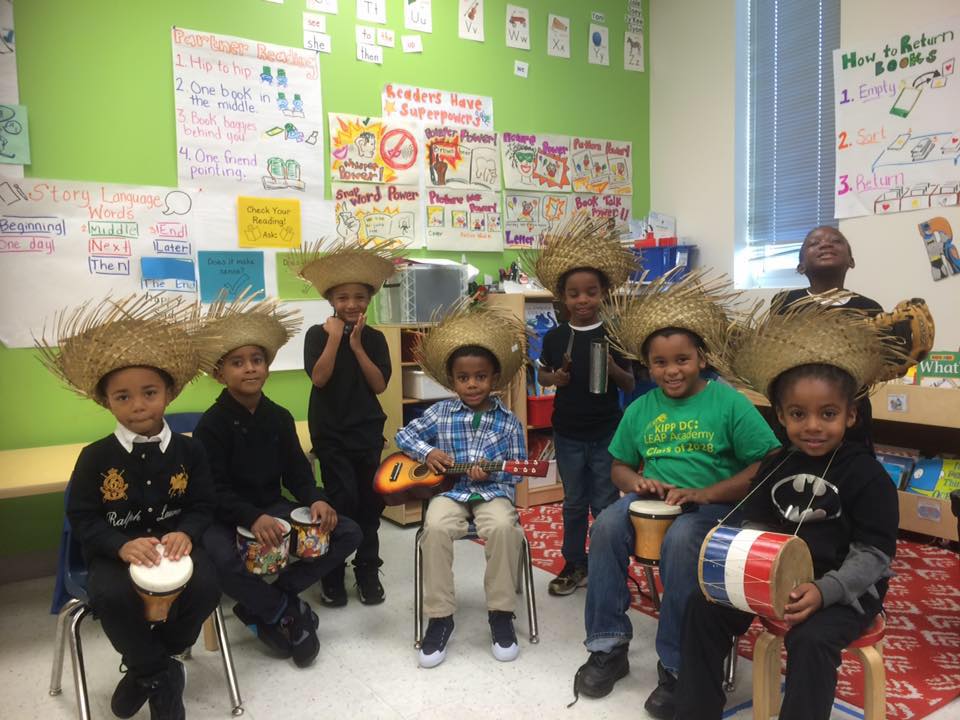 This Kindergarten Teacher Melted the Internet's Heart With Videos of ...