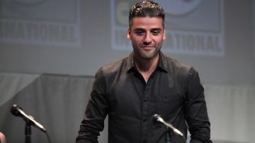Creative Commons "SDCC 2015 - Oscar Isaac" by Gage Skidmore is licensed under CC BY 2.0