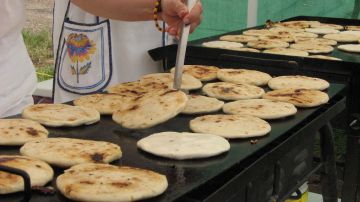 Creative Commons "Pupusas” by ceasol is licensed under CC BY 2.0