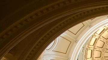 Creative Commons "Layers under the Dome of Texas State Capitol” by Wing-Chi Poon is licensed under CC BY 2.5