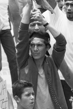 Photograph by Patricia Borjon-Lopez. La Raza Newspaper & Magazine Records. Courtesy of the photographer and the UCLA Chicano Studies Research Center