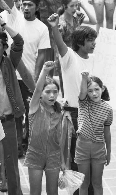 Photograph by Patricia Borjon-Lopez. La Raza Newspaper & Magazine Records. Courtesy of the photographer and the UCLA Chicano Studies Research Center